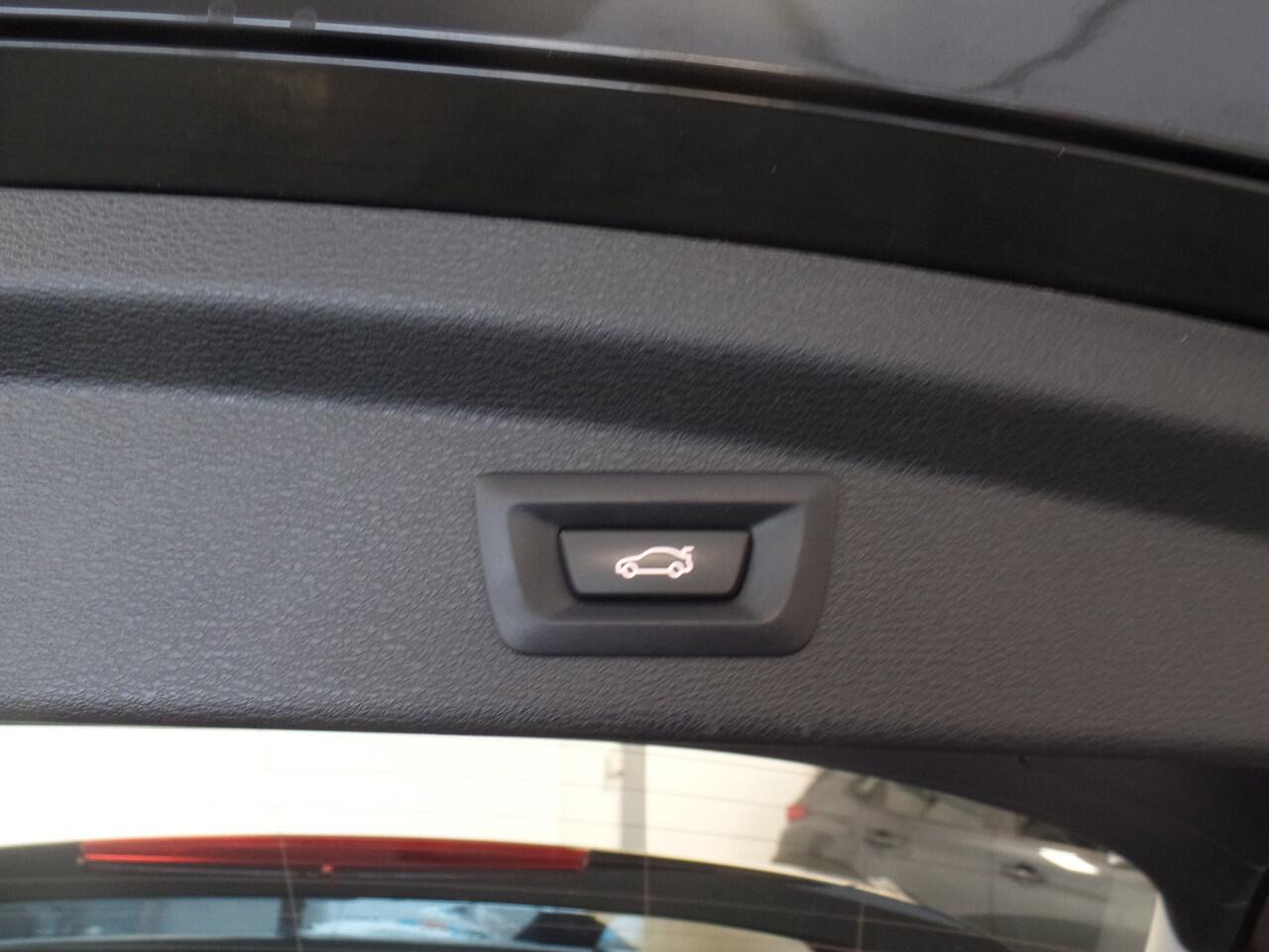 BMW X2 sDrive18i Executive Edition Navigatie, Achteruitrijcamera, Head up display, Elek achterklep, Cruise controle, Pdc V/A, Xenon, Lm velgen17'', Nederlandse auto, Ex eerste eigenaar!! auto Bovag afleverpakket 695,-