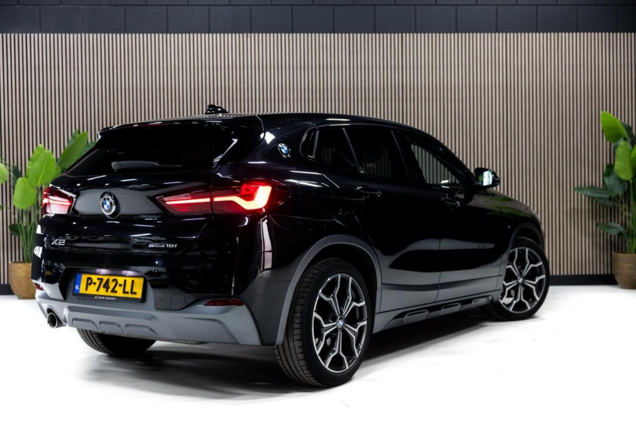 BMW X2 sDrive18i Hi.Ex.Ed. | M Sport | Stoelverwarming | PDC | Navi |