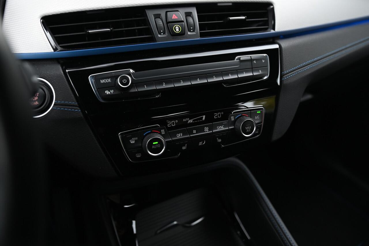 BMW X2 sDrive18i M Sport Automaat / Sportstoelen / LED / Stoelverwarming / M Sportonderstel / Cruise Control / Airconditioning / PDC