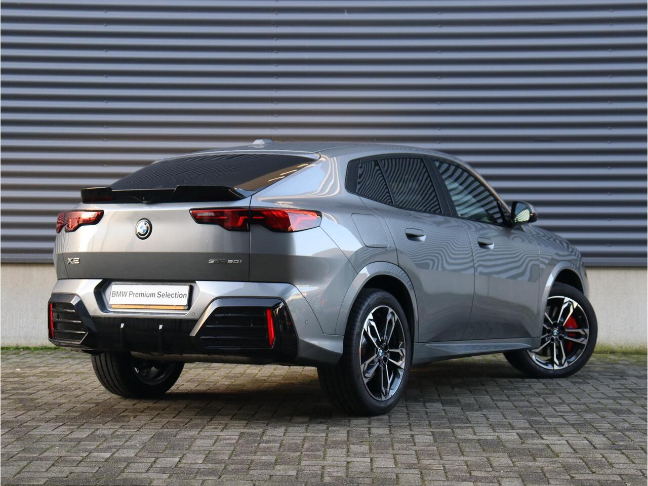 BMW X2 sDrive20i | M Sportpakket Pro | Panodak | Trekhaak | Head-Up | Driving Assistant Plus | Elektr. Stoelen | Parking Assistant Plus | 19'' LMV