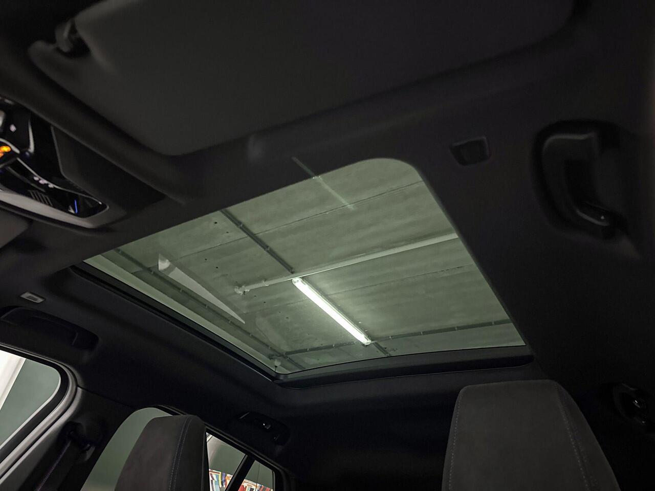 BMW X2 iX2 eDrive20 | M-Sport Pro | Innovation Pack | Comfort Pack | Driving Assistant Plus | Harman/Kardon | Panoramadak | Comfort Access