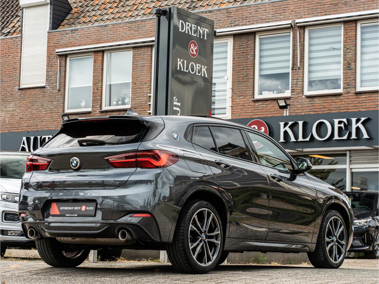 BMW X2 sDrive20i High Exe M-Sport ORG NL PANO HUD ELEK SCHAALSTOEL CAMERA 19 INCH BOMVOL!!