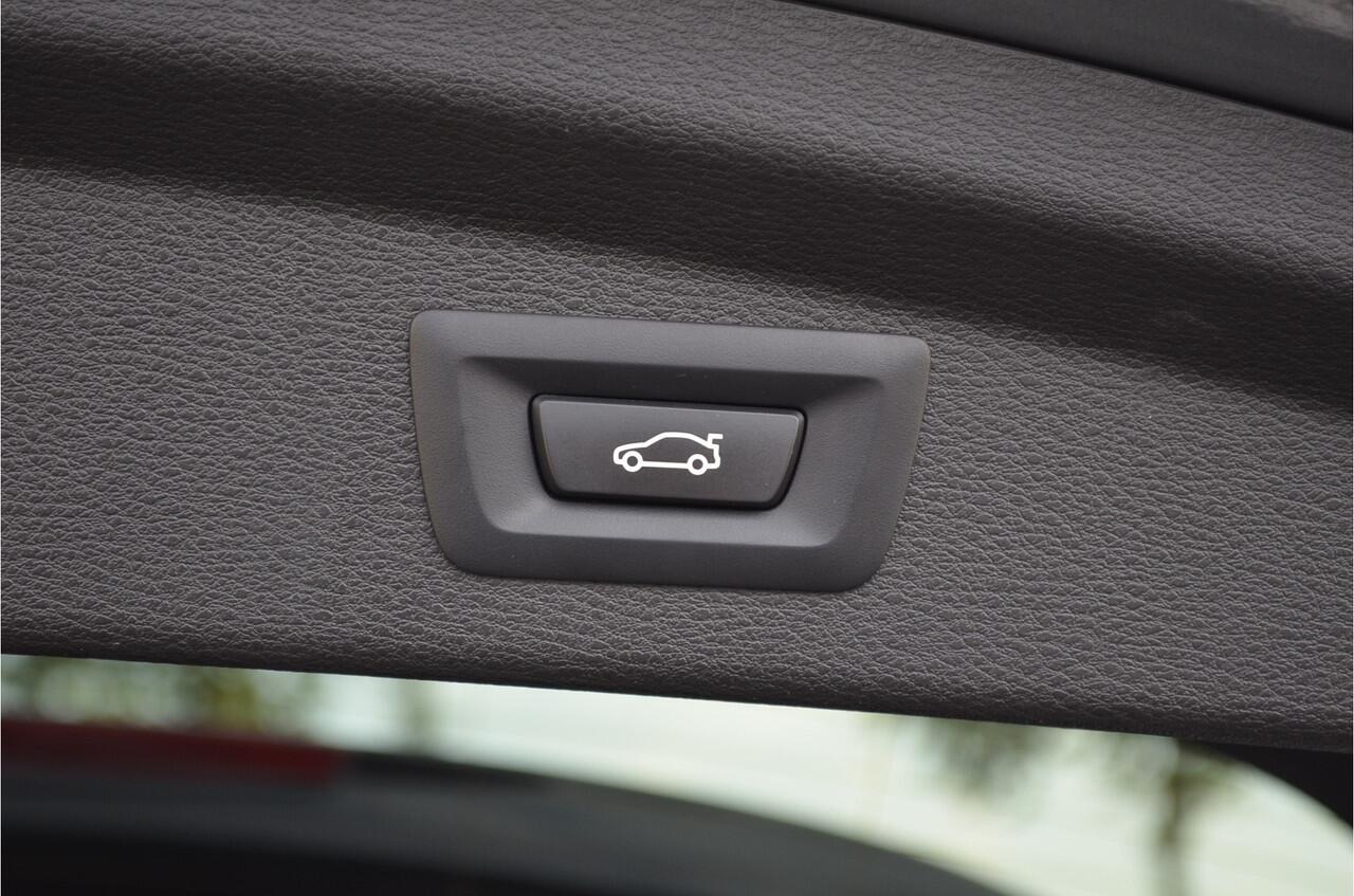 BMW X2 X-Drive25e M Sport Panoramadak | Carplay | Leer | Camera | Sfeerverlichting |