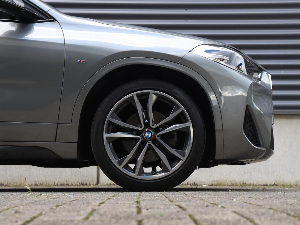 BMW X2 sDrive18i | Executive | M Sportpakket | Panodak | Head-Up | Parking Pack | Hi-Fi | Comfort Acces | Adaptief Onderstel | 18'' LMV