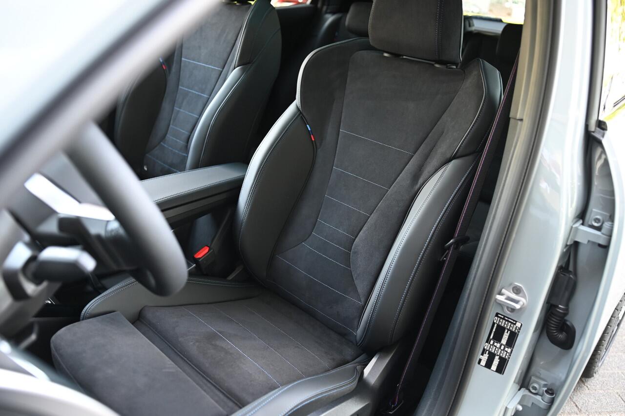 BMW X2 sDrive20i High Executive M Sport Automaat / Panoramadak / Trekhaak / Sportstoelen / M Adaptief onderstel / Comfort Access / Adaptieve LED / Parking Assistant Plus / Head-Up