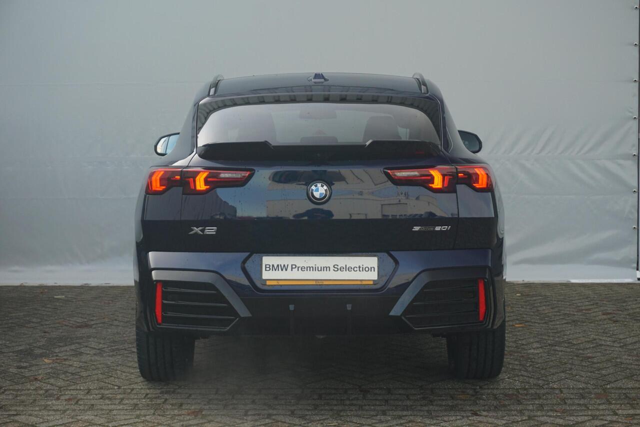 BMW X2 sDrive20i M Sportpakket Pro 20'' / Panoramadak / Head-Up Display / Harman Kardon / Trekhaak