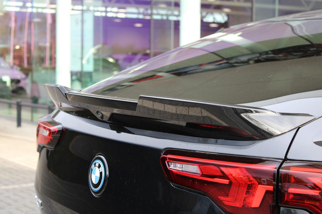 BMW X2 iX2 eDrive20 M Sport / Sportstoelen / Achteruitrijcamera / M Adaptief onderstel / Comfort Access / Adaptieve LED / Parking Assistant