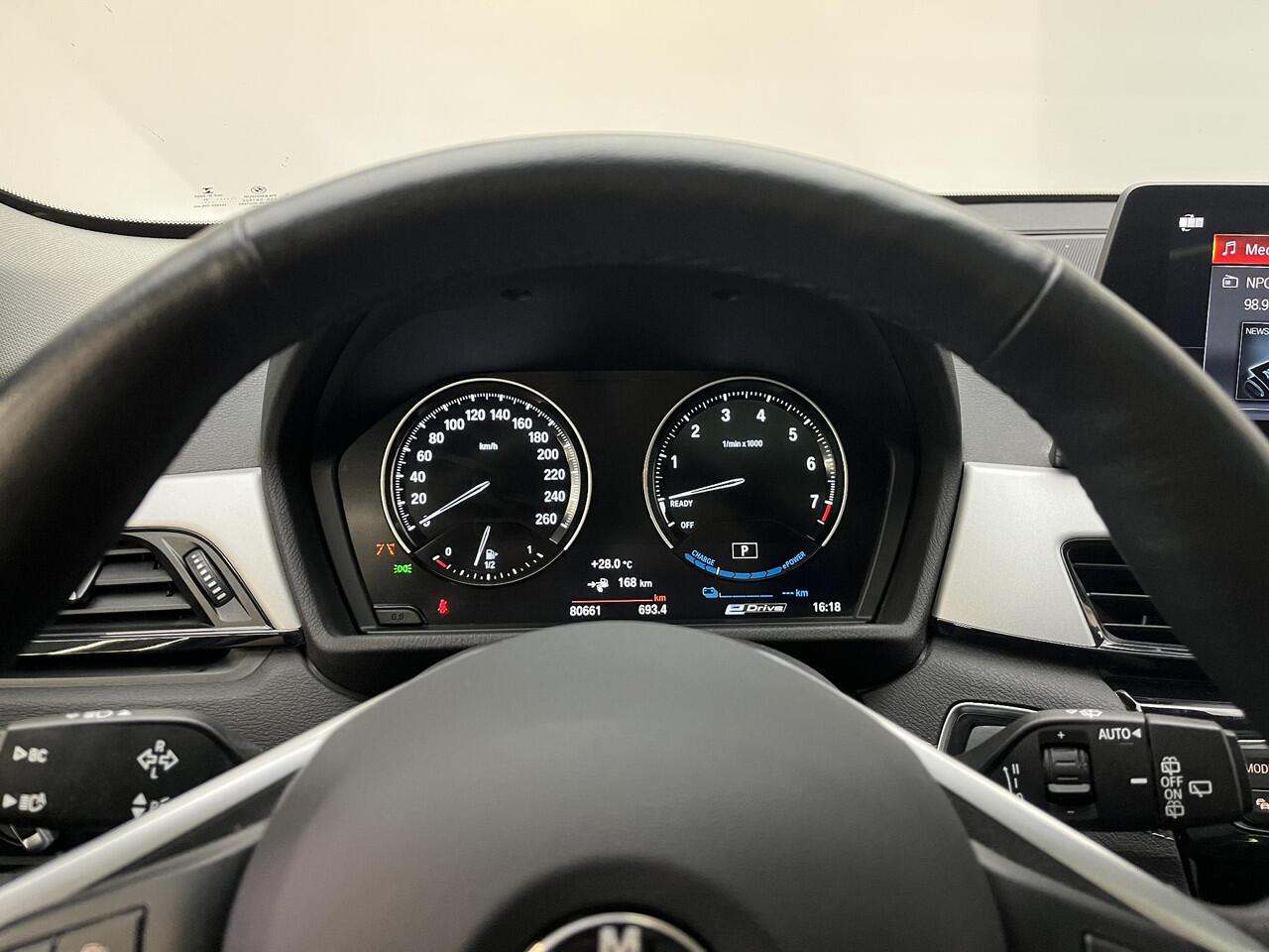 BMW X2 xDrive25e Executive | Panoramadak |