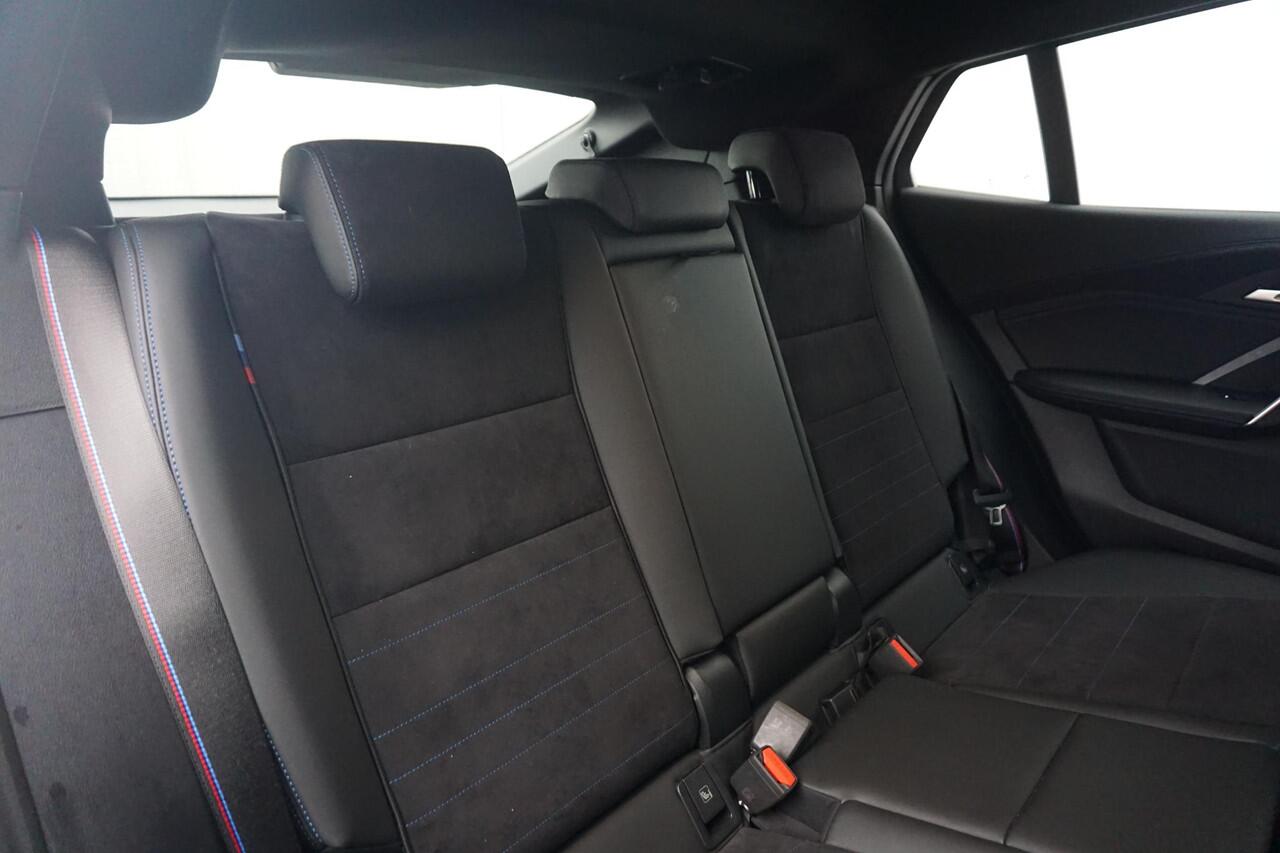 BMW X2 sDrive18d M Sportpakket Pro 19'' / Harman Kardon / Trekhaak / Parking Assistant