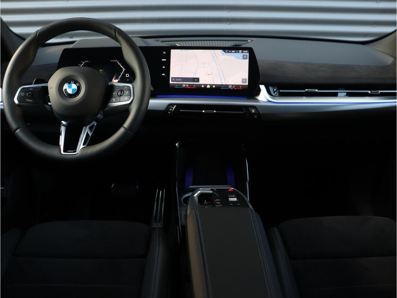 BMW X2 sDrive20i | M Sportpakket Pro | Panodak | Trekhaak | Head-Up | Driving Assistant Plus | Elektr. Stoelen | Parking Assistant Plus | 19'' LMV