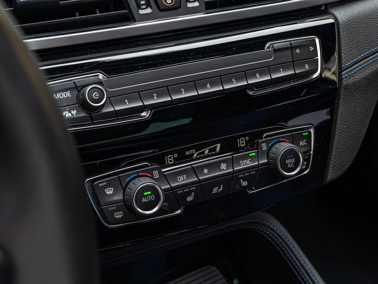 BMW X2 sDrive20i High Exe M-Sport ORG NL PANO HUD ELEK SCHAALSTOEL CAMERA 19 INCH BOMVOL!!