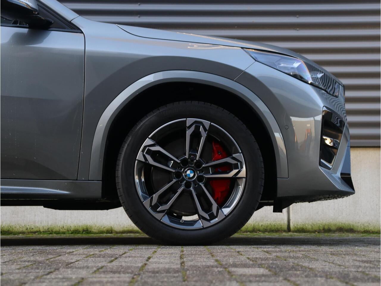 BMW X2 sDrive20i | M Sportpakket Pro | Panodak | Trekhaak | Head-Up | Driving Assistant Plus | Elektr. Stoelen | Parking Assistant Plus | 19'' LMV