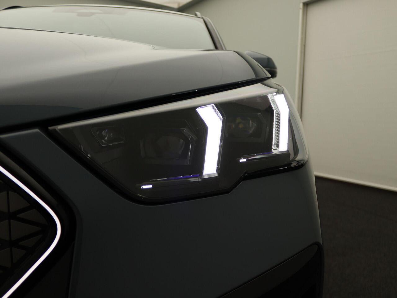 BMW X2 iX2 eDrive20 M Sport Edition | M Sportpakket Pro | Innovation Pack | Comfort Pack | M Adaptief onderstel | Comfort Access| Panoramadak | Elektrisch Verstelbare Sportstoelen | Head-Up Display | Harman Kardon | 19''