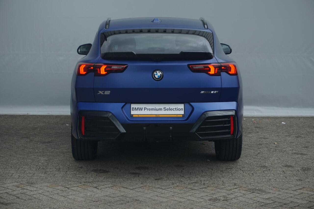 BMW X2 sDrive20i 20'' / Panoramadak / Elektrisch verstelbare stoelen / Harman Kardon / Trekhaak