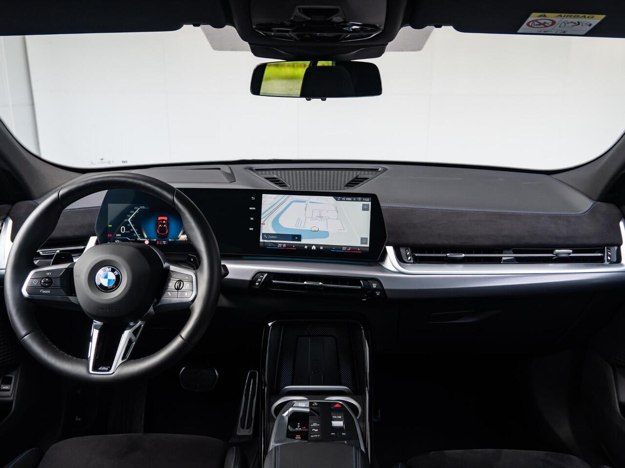 BMW X2 sDrive20i | M Sportpakket Pro | Innovation Pack | Verwarmd Stuurwiel | Comfort Access | Panoramadak | Stoelverwarming | Head-Up Display | Harman-Kardon | Iconic Glow
