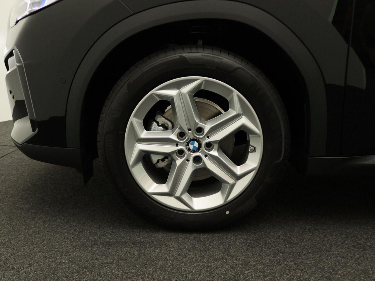 BMW X2 iX2 eDrive20 Premium Pack | Comfort Access | Achteruitrijcamera | 18''