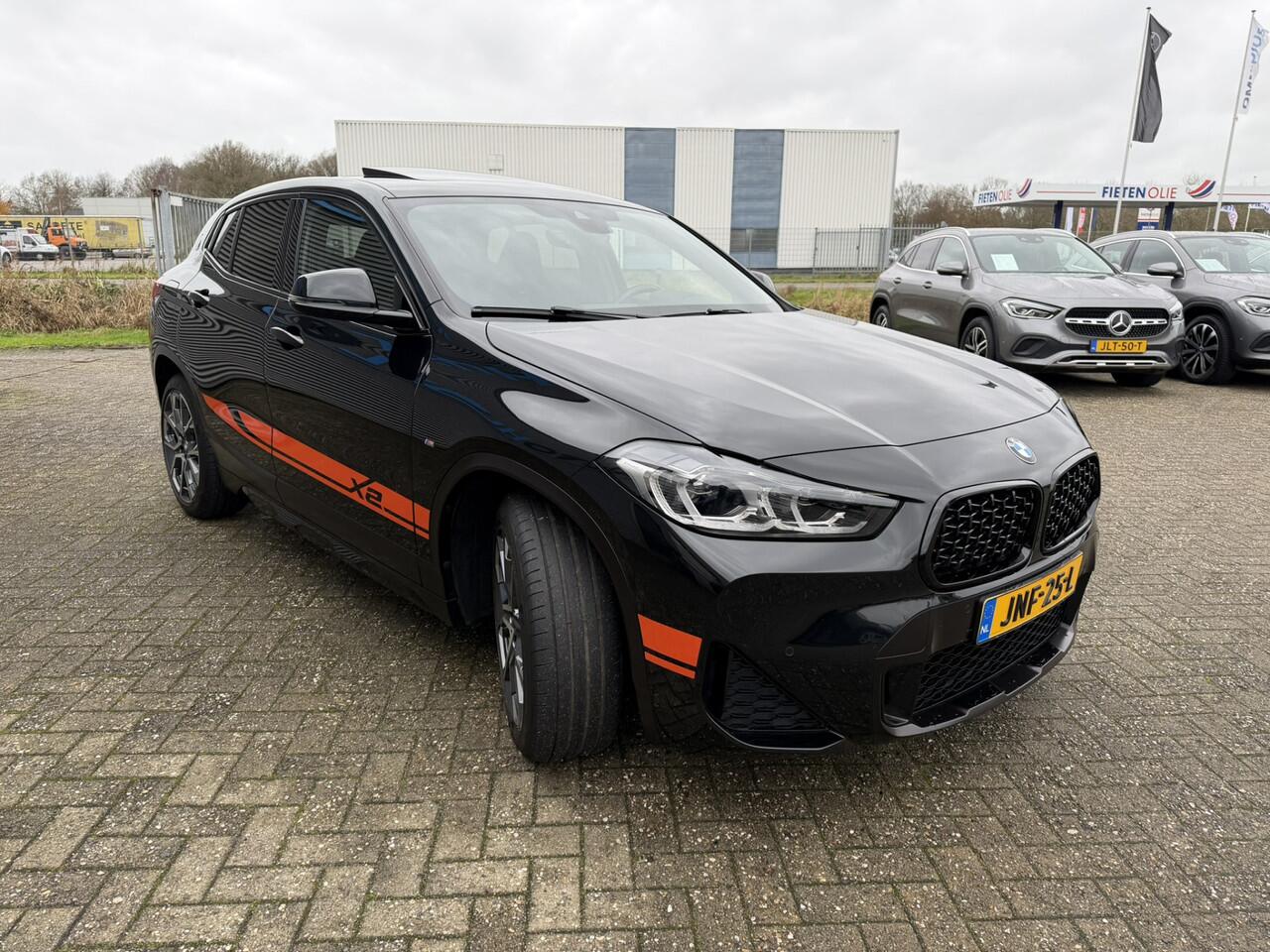 BMW X2 sDrive20i High Executive M Sport Mesh Edition Panoramadak 19 Inch M Sportzetels DAB Carplay