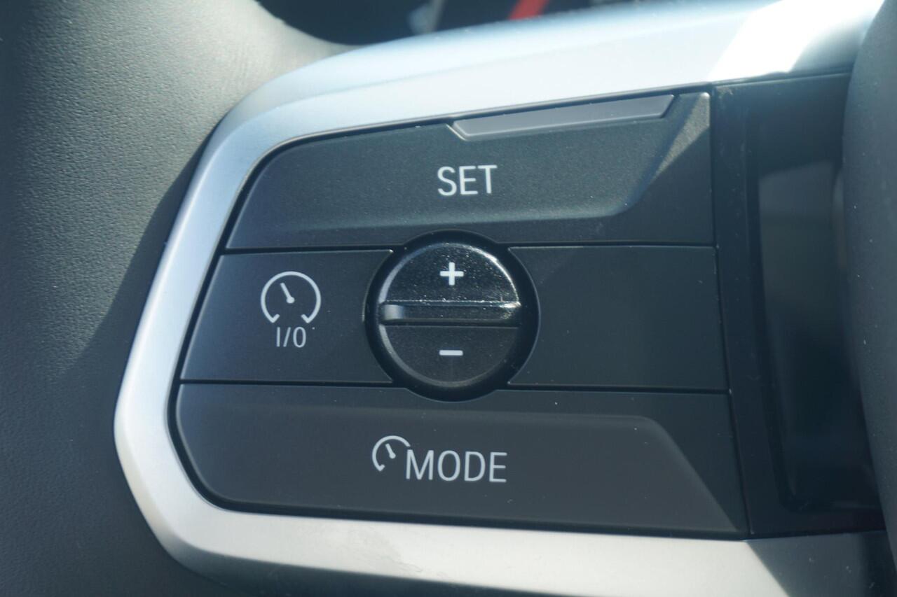 BMW X2 sDrive20i 20'' / Panoramadak / Elektrisch verstelbare stoelen / Harman Kardon / Trekhaak