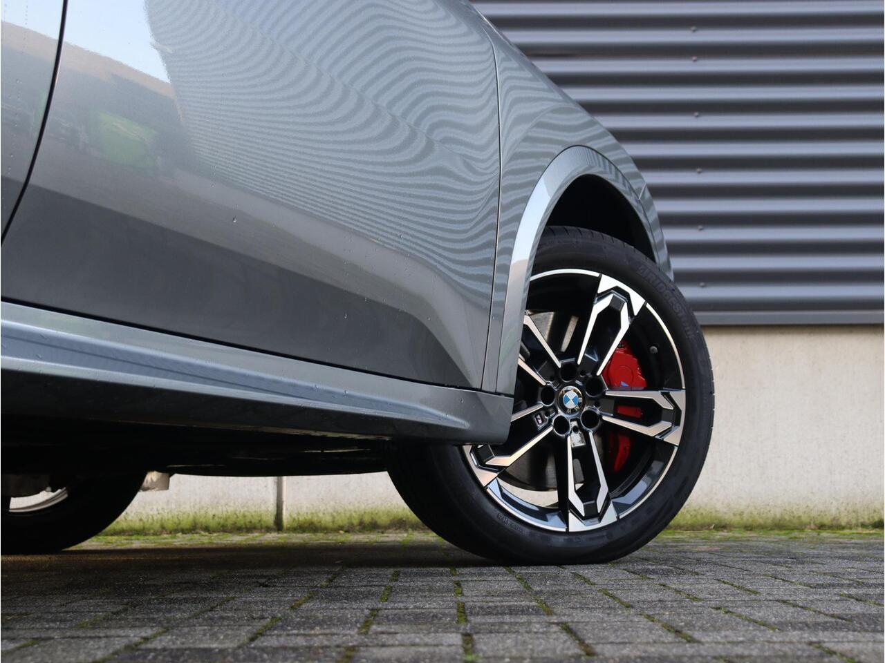 BMW X2 sDrive20i | M Sportpakket Pro | Panodak | Trekhaak | Head-Up | Driving Assistant Plus | Elektr. Stoelen | Parking Assistant Plus | 19'' LMV