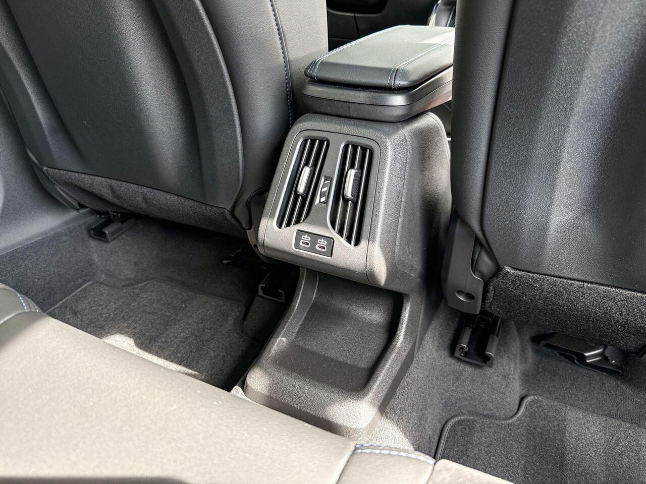 BMW X2 sDrive20i | M Sport | M Sport Pro | Innovation Pack | Comfort Pack Glazen Panoramadak | Trekhaak