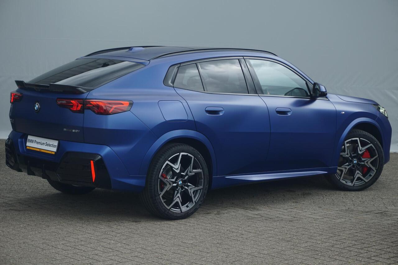 BMW X2 sDrive20i 20'' / Panoramadak / Elektrisch verstelbare stoelen / Harman Kardon / Trekhaak