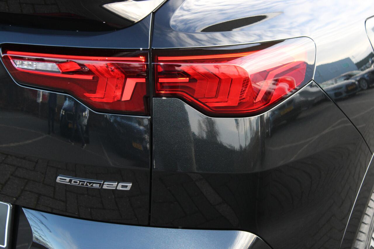 BMW X2 iX2 eDrive20 High Executive M Sport / Trekhaak / Sportstoelen / Adaptieve LED / Head-Up / M Adaptief onderstel / Parking Assistant Plus / Comfort Access
