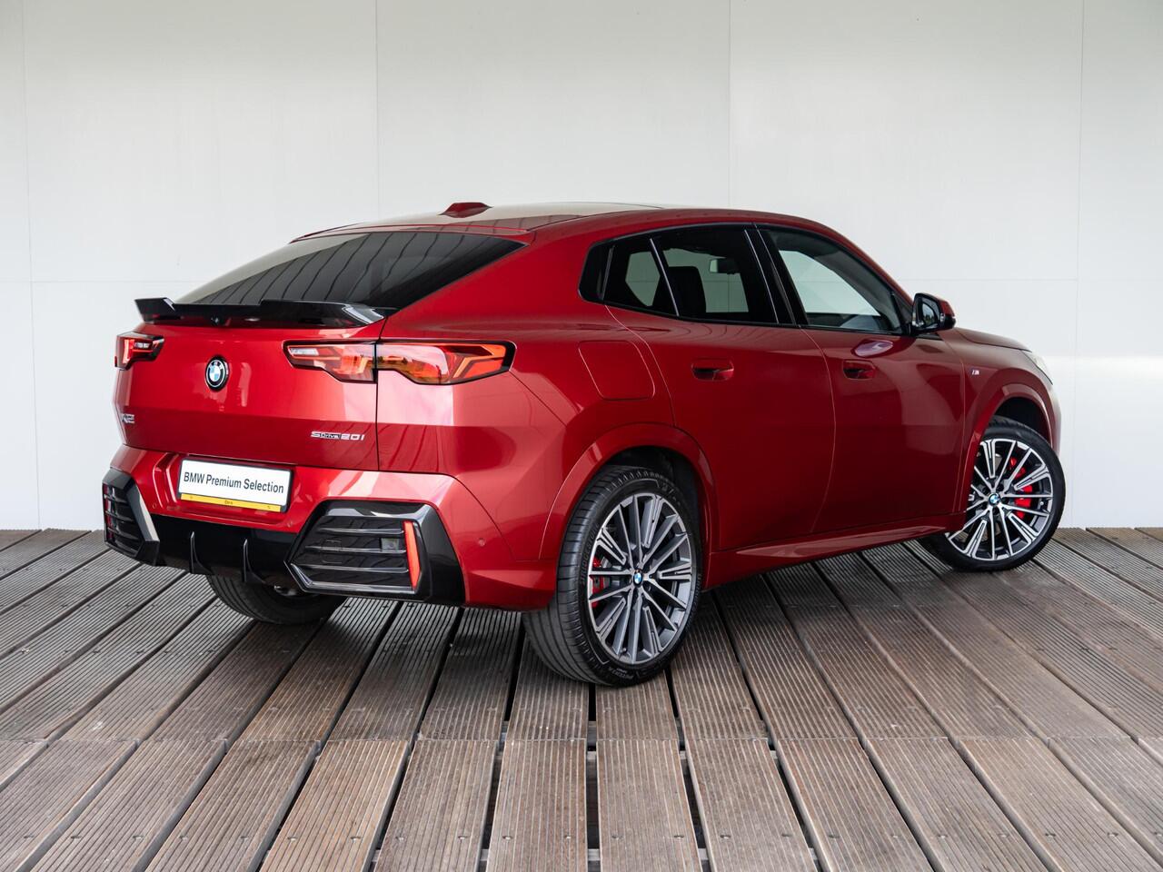 BMW X2 sDrive20i | M Sportpakket Pro | Innovation Pack | Verwarmd Stuurwiel | Comfort Access | Panoramadak | Stoelverwarming | Head-Up Display | Harman-Kardon | Iconic Glow