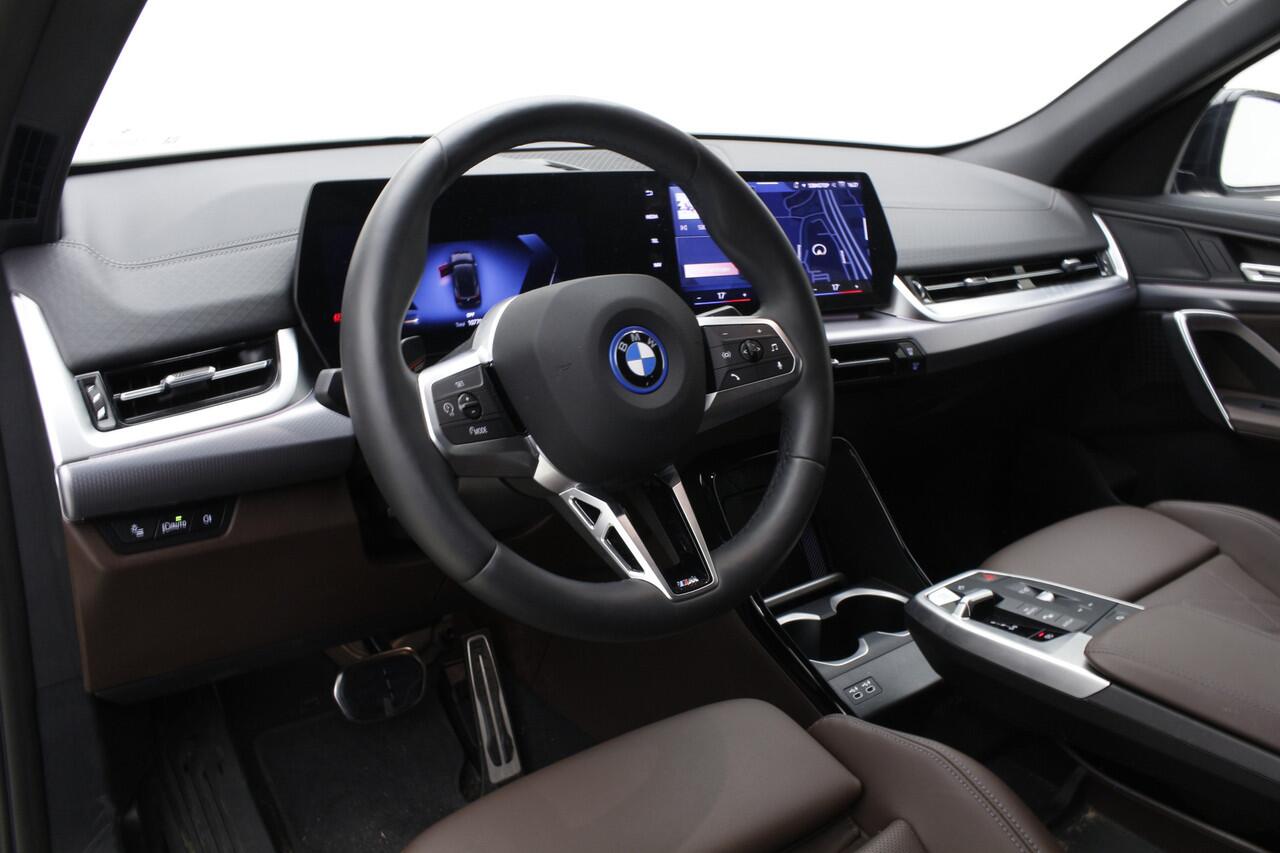 BMW X2 iX2 eDrive20 67kWh | M-Sport | 19" | Voorbereiding Driving Assistant Plus | Camera | Nu voor 42.895,-