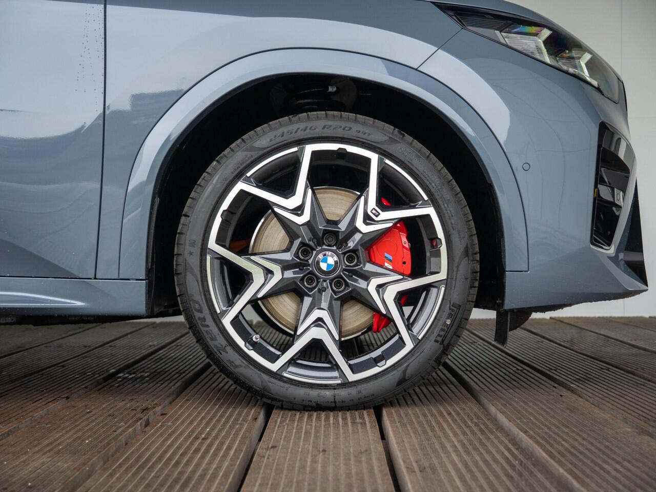 BMW X2 iX2 eDrive20 | M Sportpakket Pro | Innovation Pack | Verwarmd Stuurwiel | Harman-Kardon | Comfort Access | Panoramadak | Stoelverwarming | Head-Up Display | Trekhaak