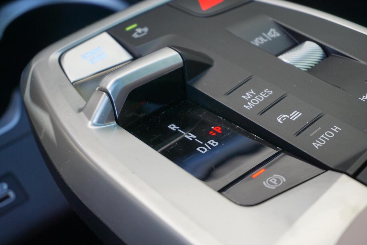 BMW X2 iX2 xDrive30 M Sportpakket Pro | Innovation Pack | Comfort Pack | Glazen panoramadak | Parking Assistant Plus | BMW Head-Up Display | Ekris Selection