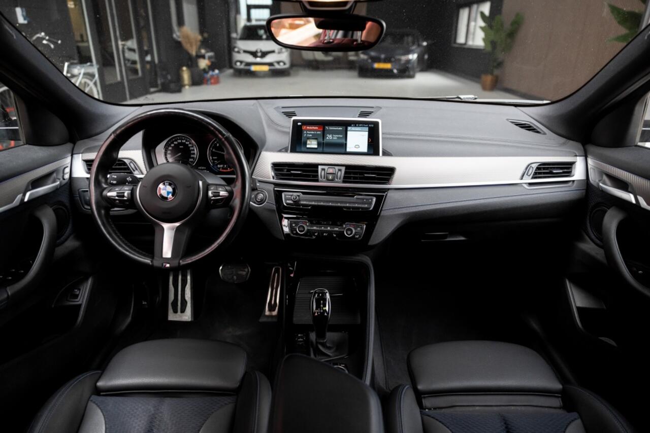 BMW X2 sDrive18i Hi.Ex.Ed. | M Sport | Stoelverwarming | PDC | Navi |