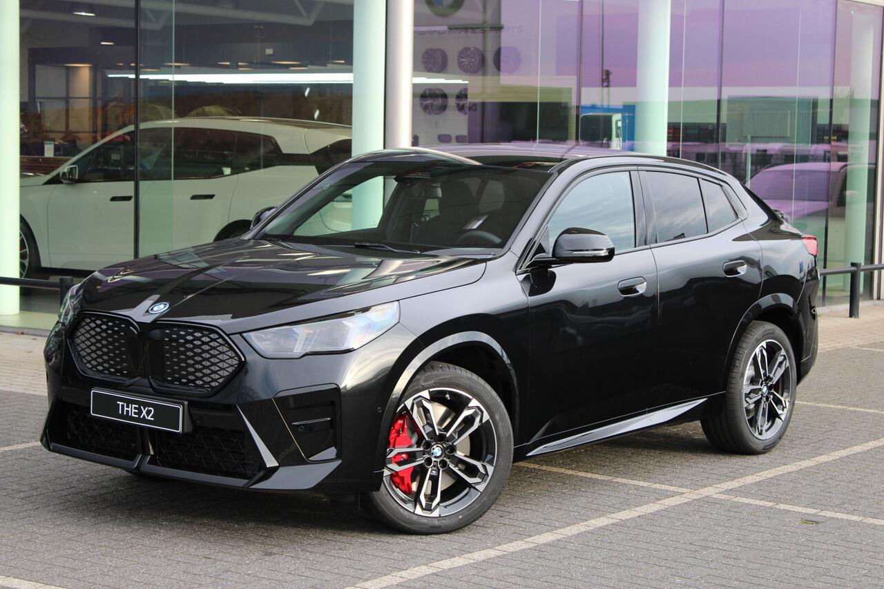 BMW X2 iX2 eDrive20 M Sport / Sportstoelen / Achteruitrijcamera / M Adaptief onderstel / Comfort Access / Adaptieve LED / Parking Assistant