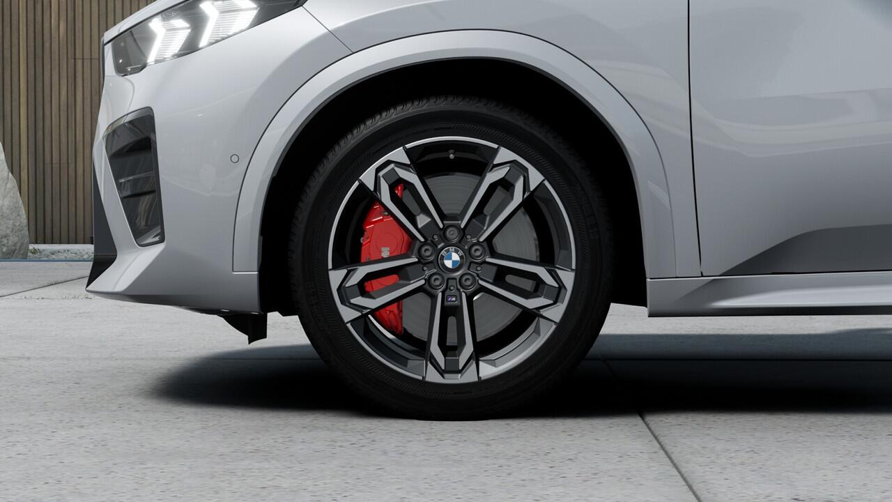 BMW X2 iX2 eDrive20 M Sport / Trekhaak / Sportstoelen / Achteruitrijcamera / M Adaptief onderstel / Comfort Access / Adaptieve LED / Stoelverwarming