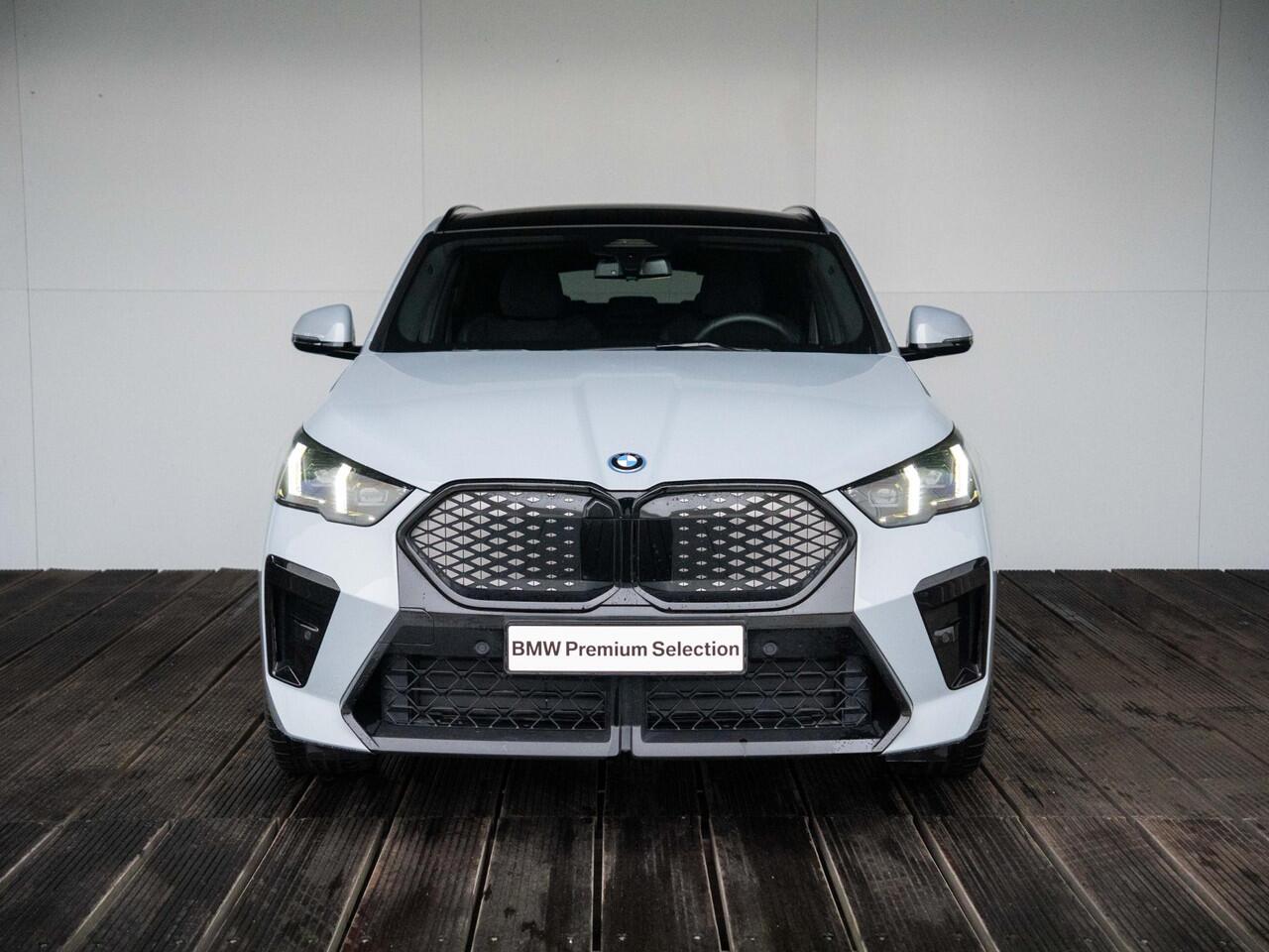 BMW X2 iX2 eDrive20 M Sportpakket Pro | Stuurwielrand verwarmd | Comfort Acces | Harman Kardon