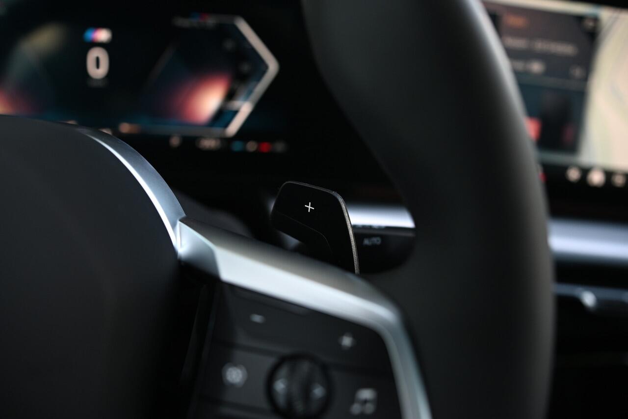 BMW X2 sDrive20i High Executive M Sport Automaat / Panoramadak / Trekhaak / Sportstoelen / M Adaptief onderstel / Comfort Access / Adaptieve LED / Parking Assistant Plus / Head-Up