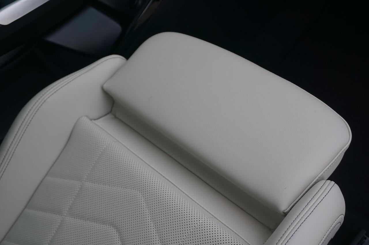 BMW X2 sDrive20i M Sportpakket Pro 20'' / Panoramadak / Head-Up Display / Harman Kardon / Trekhaak