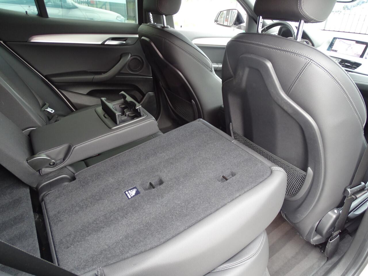 BMW X2 xDrive25e Exe. M-Sportpakket Sportstoelen Ada. LED Navigatie Extra-Getintglas Park-Ass. 19''LM Velgen