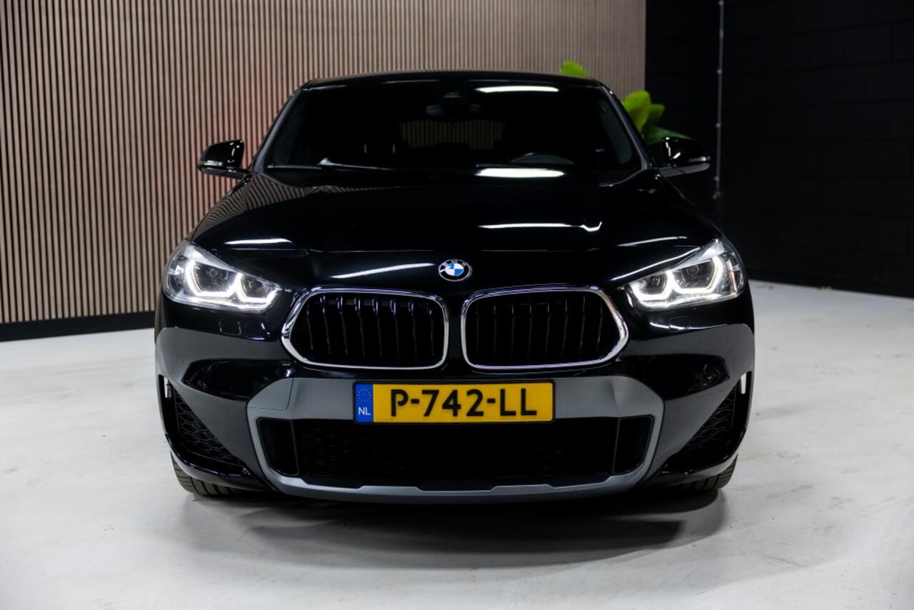 BMW X2 sDrive18i Hi.Ex.Ed. | M Sport | Stoelverwarming | PDC | Navi |