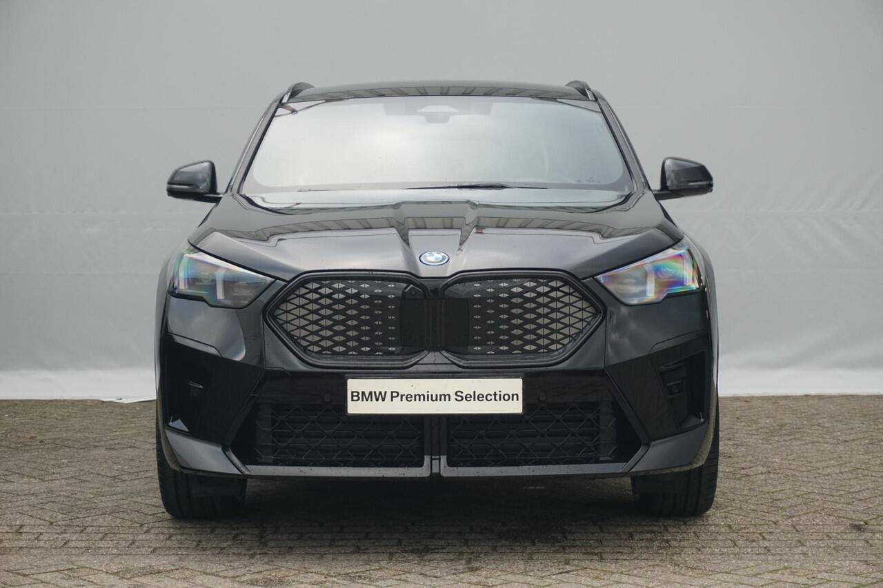 BMW X2 iX2 eDrive20 M Sport Edition 20'' / Harman Kardon / Head-Up Display / Elektrisch Verstelbare Stoelen