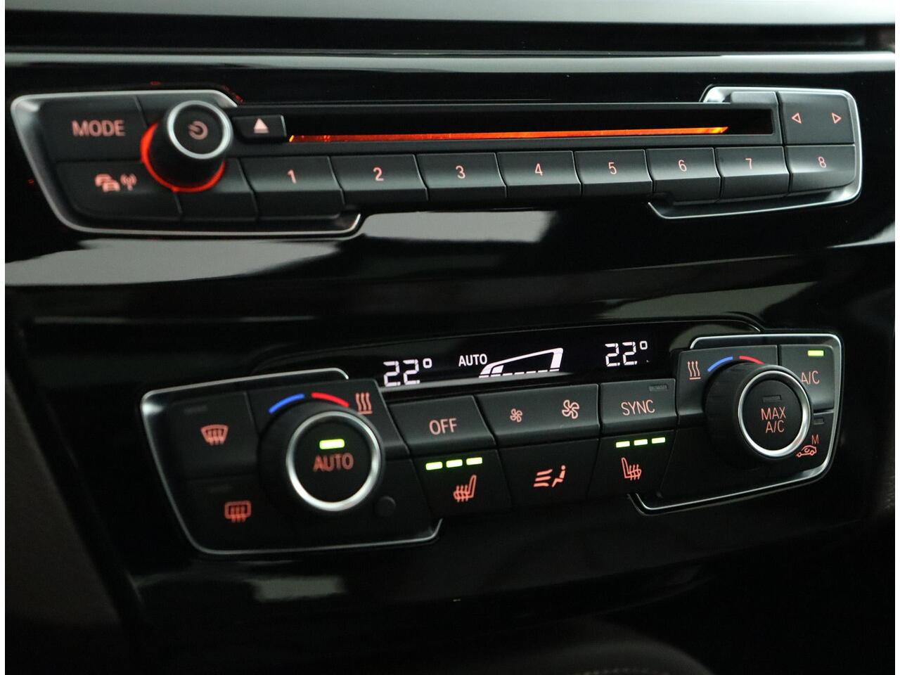 BMW X2 xDrive25e M Sportpakket | Comfort Access | Panoramadak | Driving Assistant Plus | Head-Up Display | Harman-Kardon