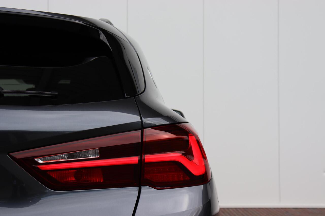 BMW X2 xDrive25e M Sport/ Achteruitrijcamera/ Sportstoelen/ Cruise Control/ Driving Assistant/ Head-Up/
