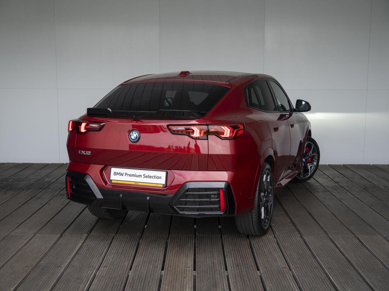 BMW X2 iX2 eDrive20 | M Sportpakket Pro | Innovation Pack | Verwarmd Stuurwiel | Comfort Access | Panoramadak | Head-Up Display | Harman-Kardon | 20''