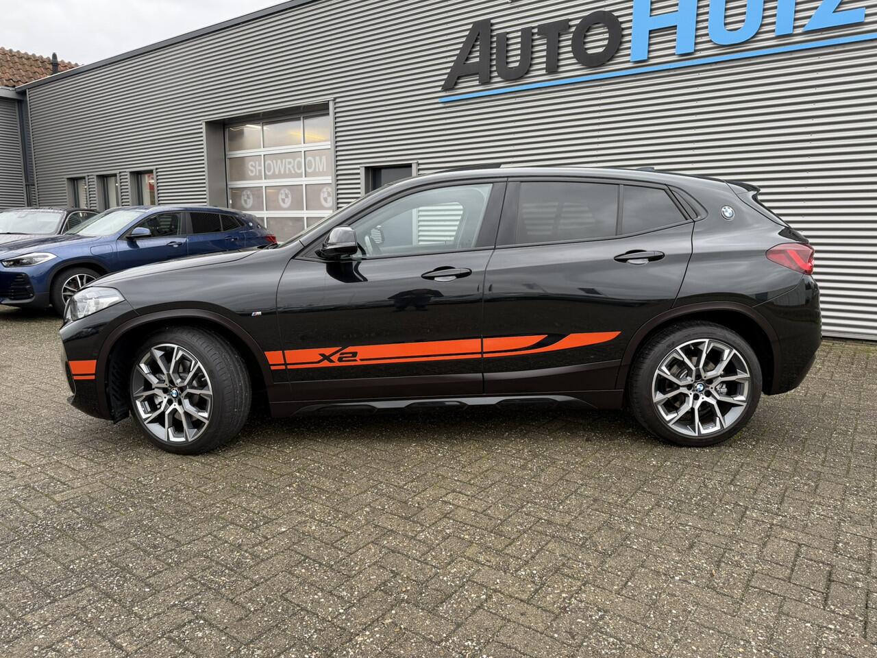 BMW X2 sDrive20i High Executive M Sport Mesh Edition Panoramadak 19 Inch M Sportzetels DAB Carplay
