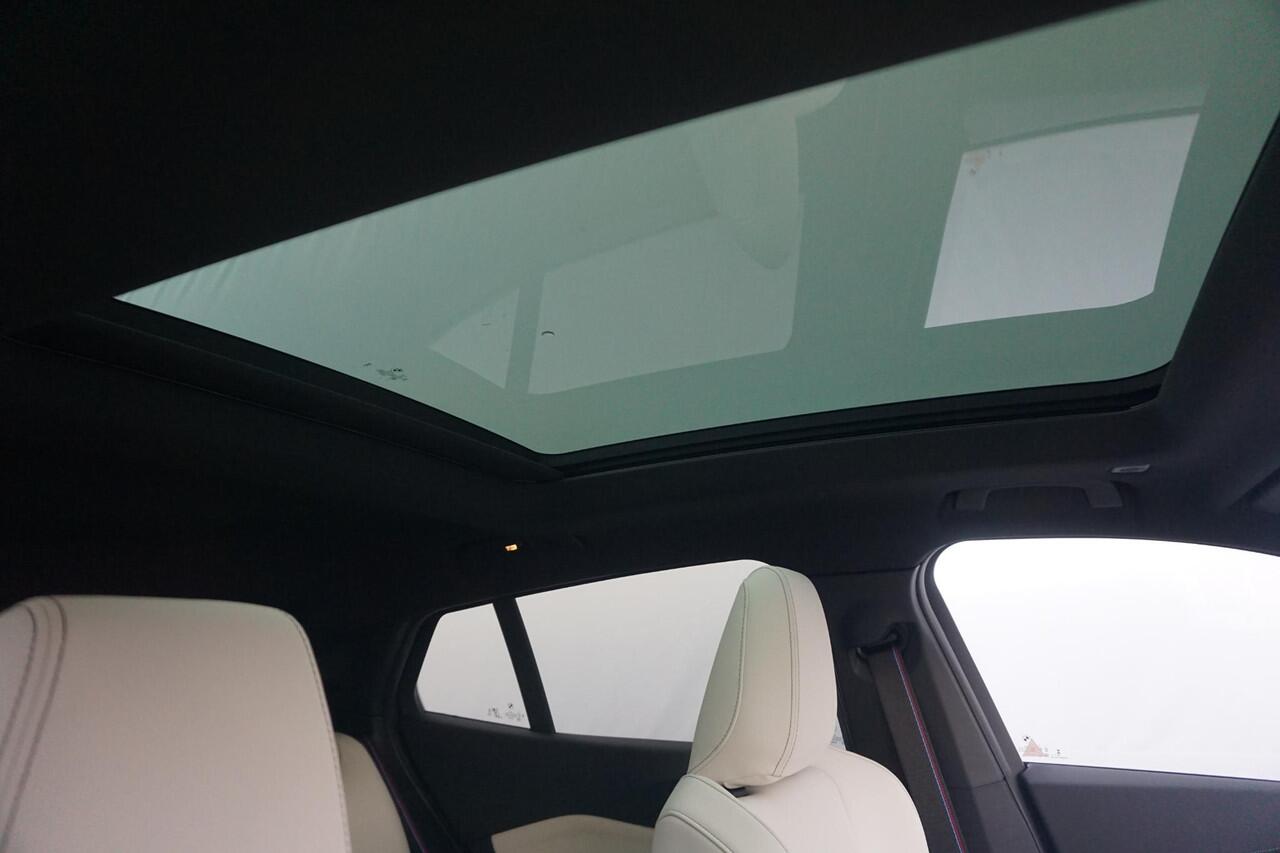 BMW X2 sDrive20i M Sportpakket Pro 20'' / Panoramadak / Head-Up Display / Harman Kardon / Trekhaak