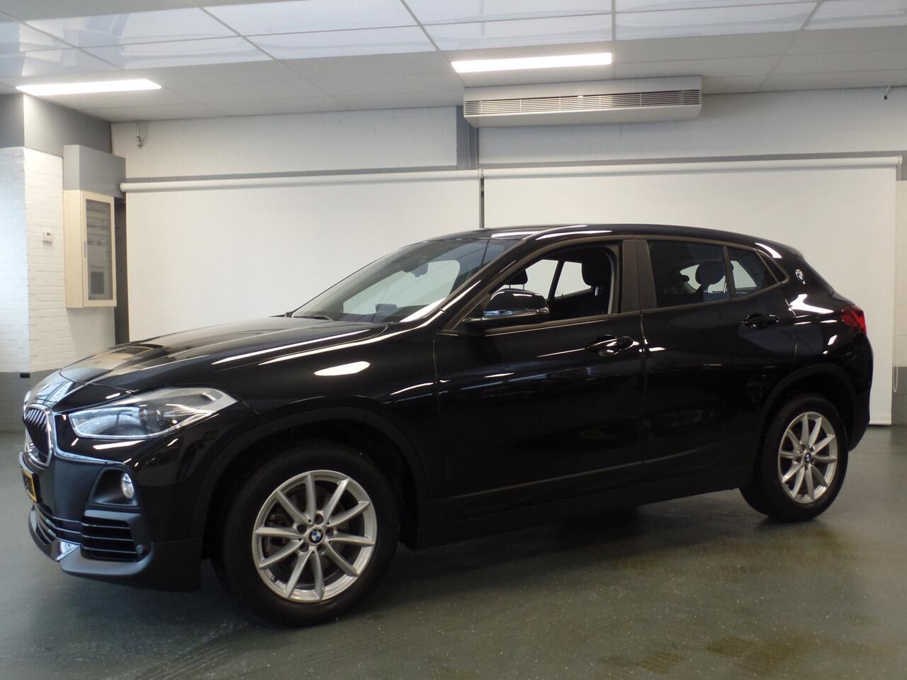 BMW X2 sDrive18i Executive Edition Navigatie, Achteruitrijcamera, Head up display, Elek achterklep, Cruise controle, Pdc V/A, Xenon, Lm velgen17'', Nederlandse auto, Ex eerste eigenaar!! auto Bovag afleverpakket 695,-