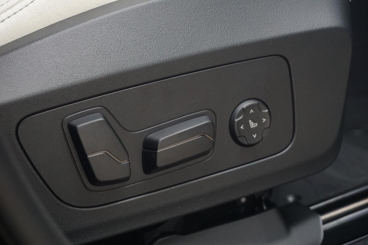 BMW X2 iX2 eDrive20 M Sport Edition 20'' / Harman Kardon / Head-Up Display / Elektrisch Verstelbare Stoelen