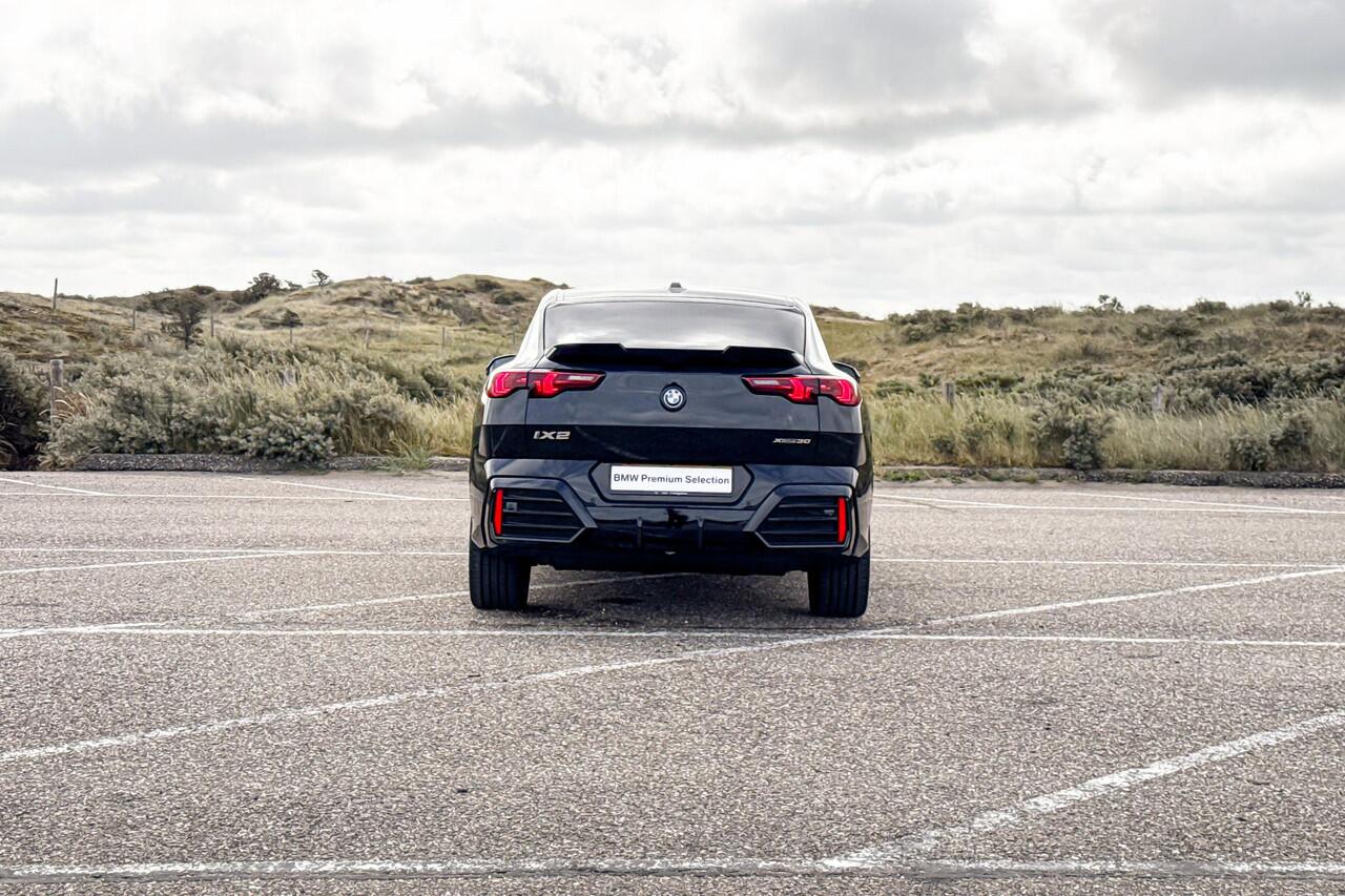 BMW X2 iX2 xDrive30 67 kWh | Selections | M Sport | Harman Kardon | Glazen Panoramadak | Stoelverwarming | Trekhaak |