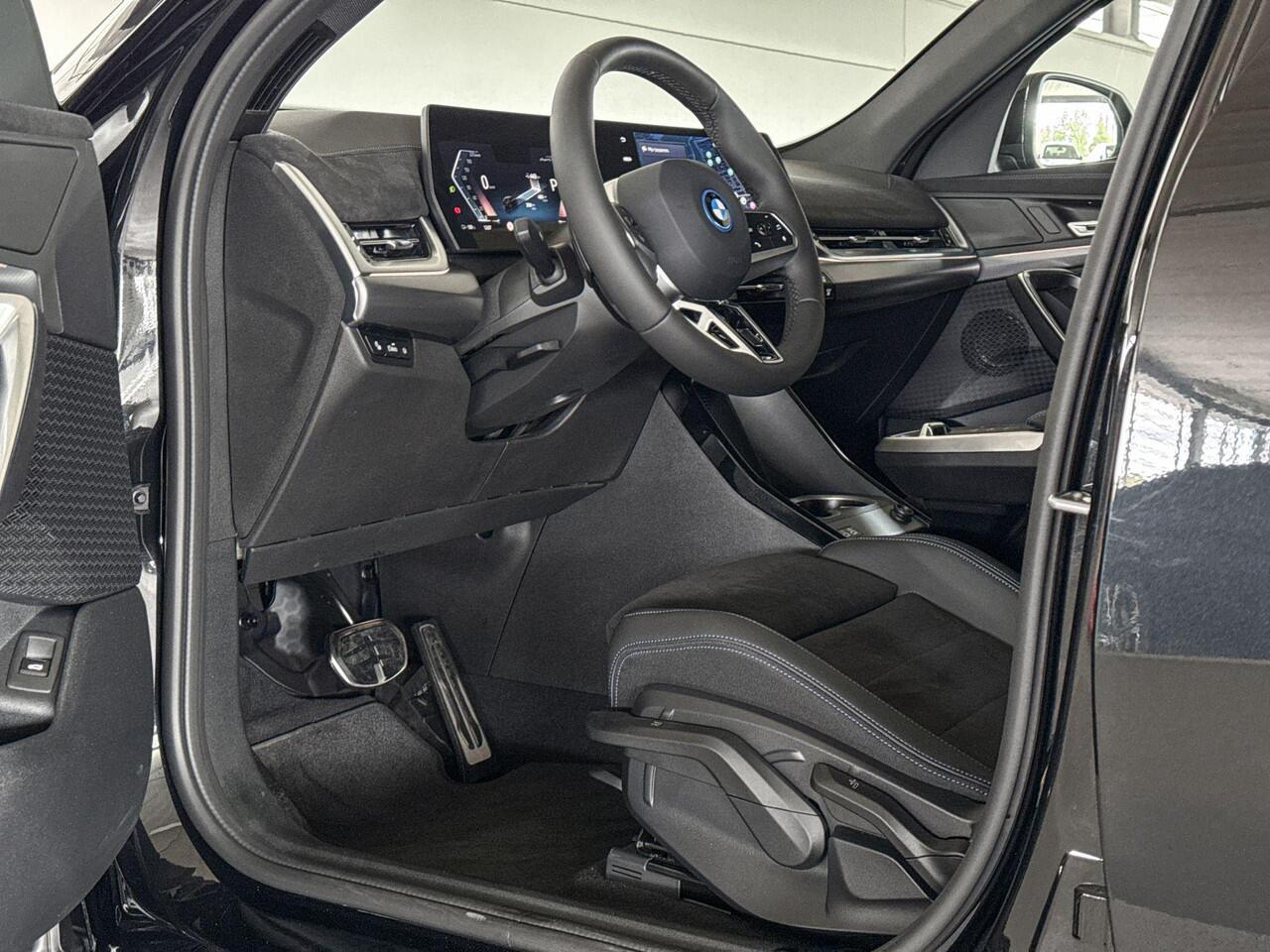 BMW X2 iX2 eDrive20 | Selections