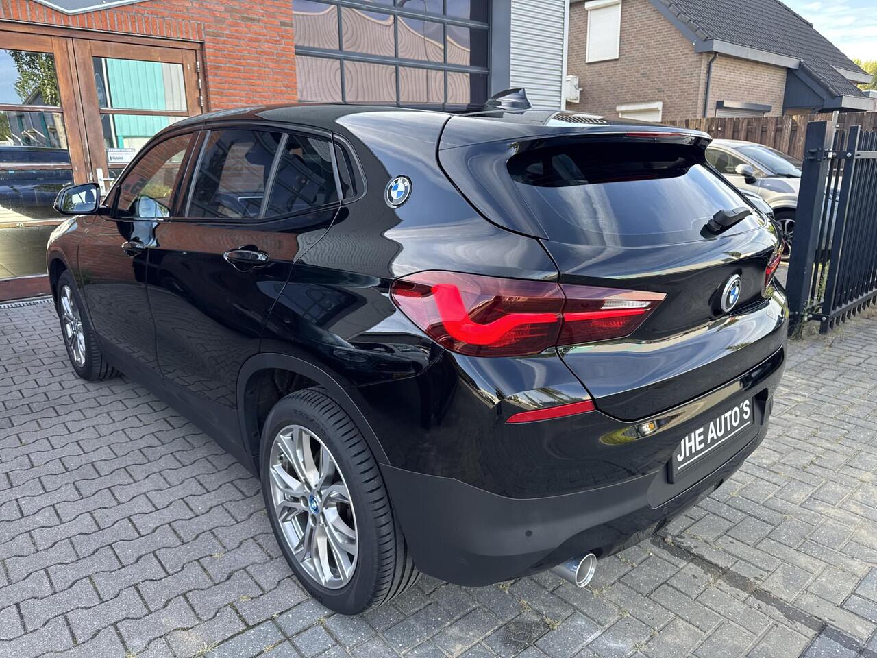 BMW X2 sDrive18i Executive | Stoelverwarming | Sportstoel | Elektrische Achterklep en meer!