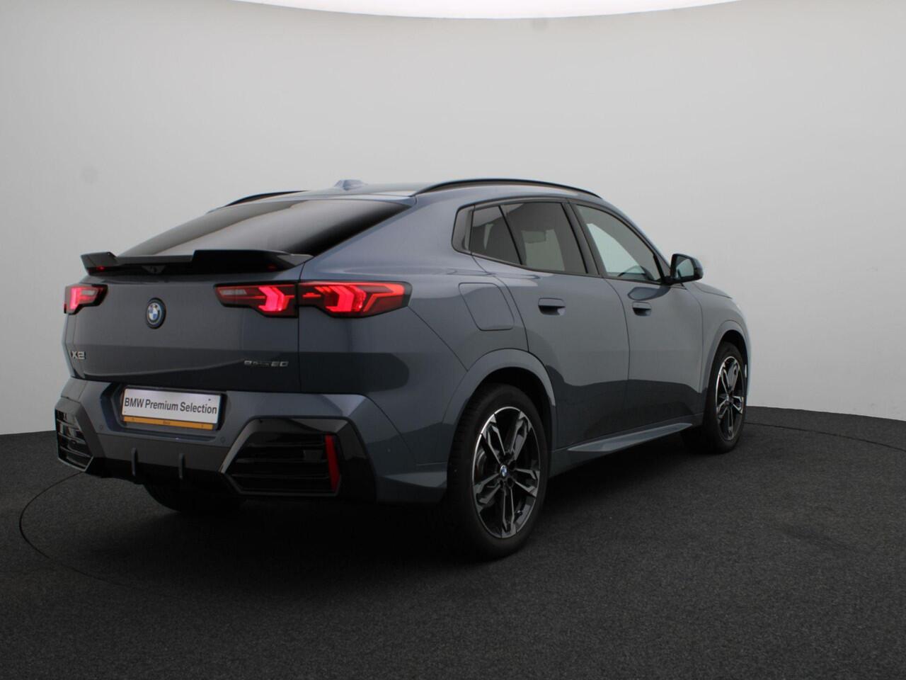 BMW X2 iX2 eDrive20 M Sport Edition | M Sportpakket Pro | Innovation Pack | Comfort Pack | M Adaptief onderstel | Comfort Access| Panoramadak | Elektrisch Verstelbare Sportstoelen | Head-Up Display | Harman Kardon | 19''